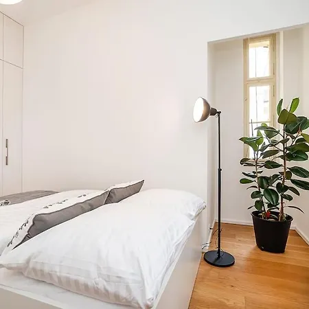 Stylish 2-bedroom With Balcony * 프라하