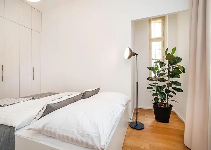 Stylish 2-bedroom With Balcony * Πράγα