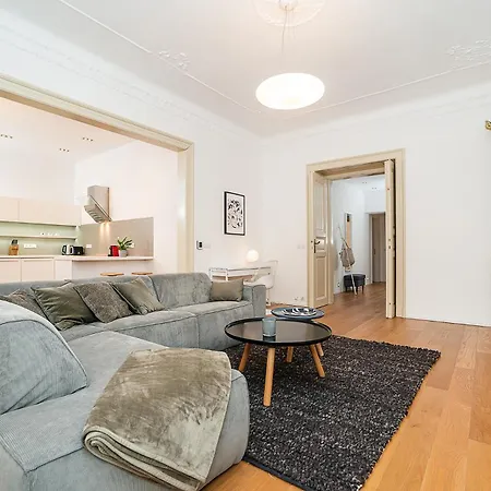 Stylish 2-bedroom With Balcony * Prága