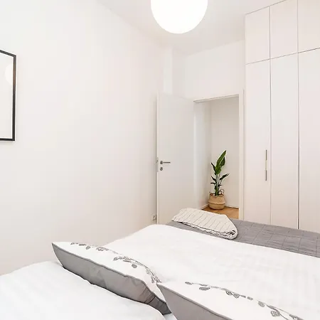Stylish 2-bedroom With Balcony * Prága
