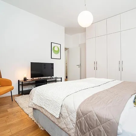 Stylish 2-bedroom With Balcony * Prága