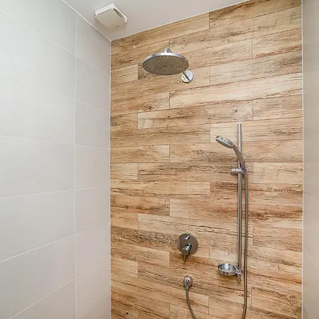 Stylish 2-bedroom With Balcony * Prága