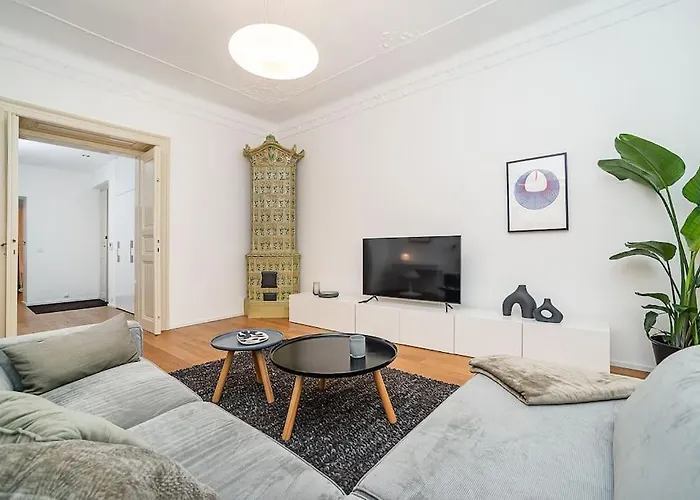 Stylish 2-bedroom With Balcony 프라하