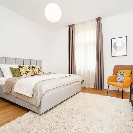 Lejlighed Stylish 2-bedroom With Balcony Prag